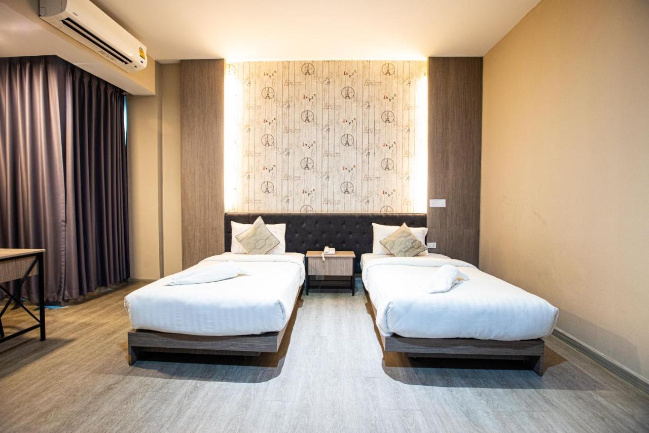 Tara Park Resotel Rangsit Екстериор снимка