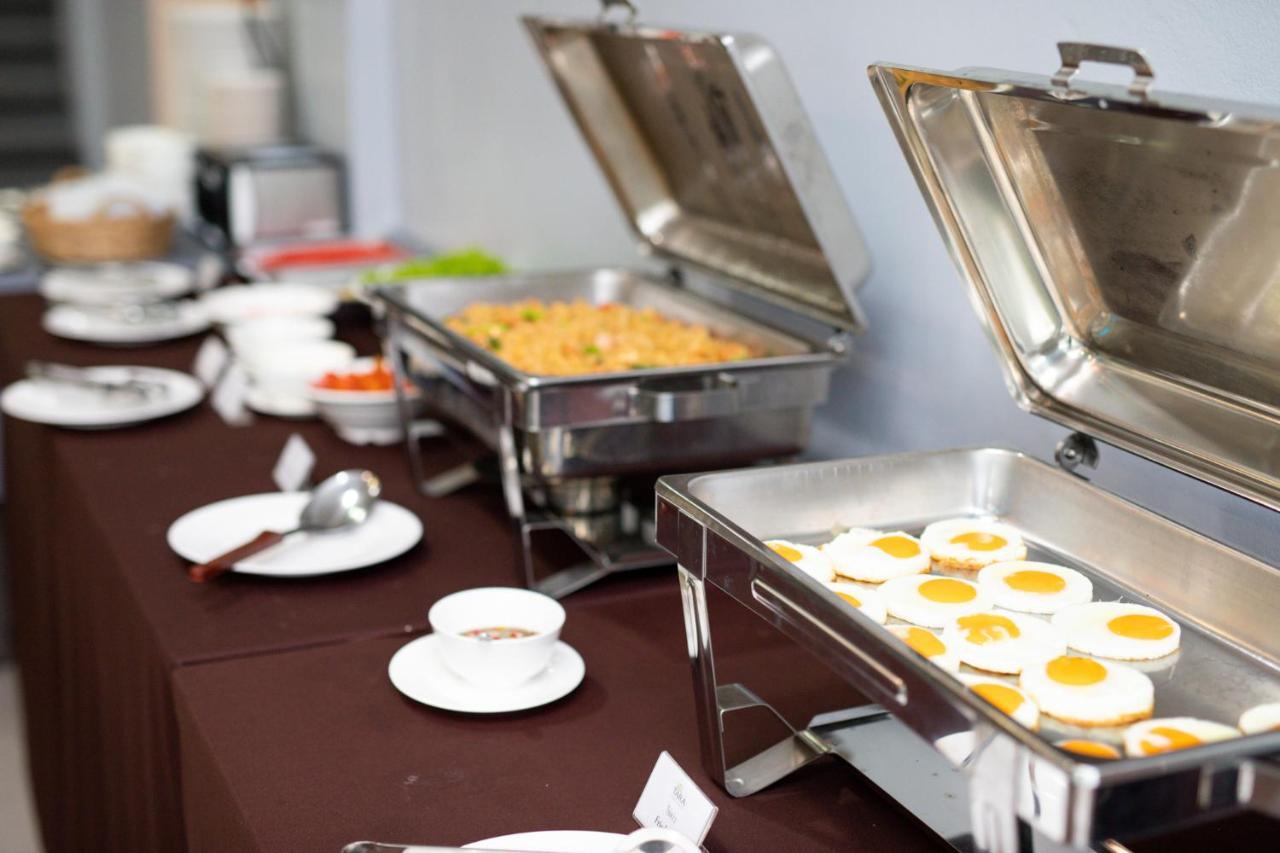 Tara Park Resotel Rangsit Екстериор снимка